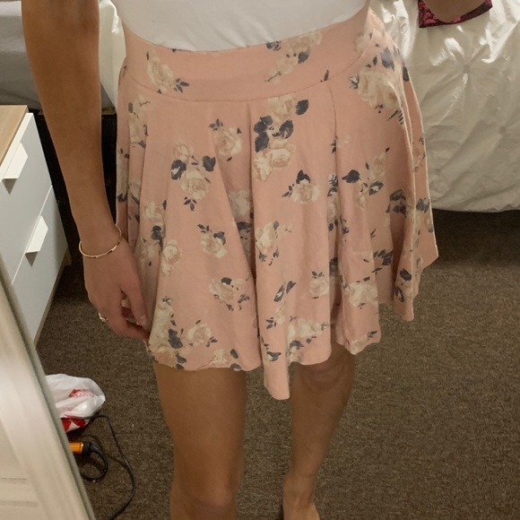 Urban Outfitters Dresses & Skirts - Pink skater skirt floral
